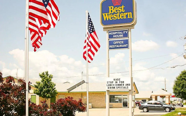 Best Western Hospitality House