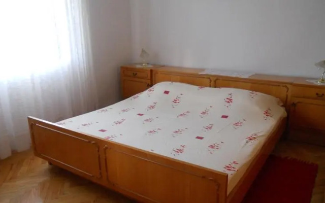 Apartment Mikulandra