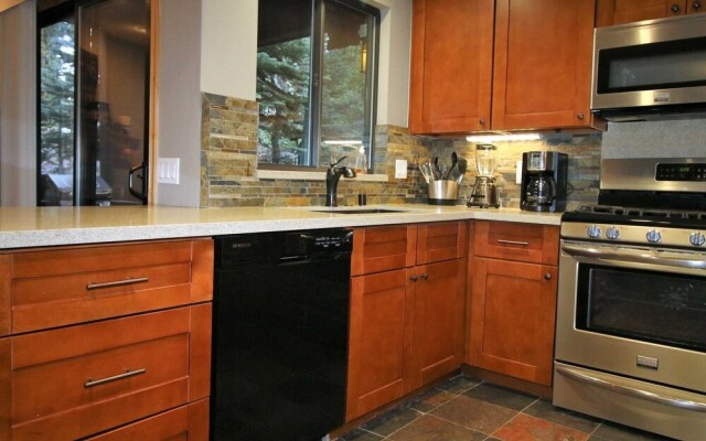 Mammoth S #110 2 Bedroom Condo