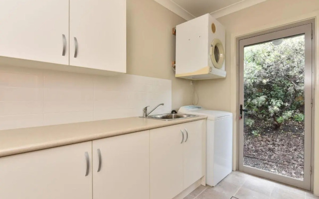 Angophora @ The Vintage