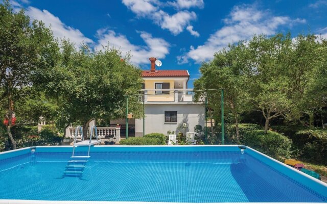 Awesome Home in Pinezici With Wifi and 2 Bedrooms