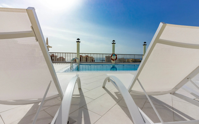 Klayman Olivina Aparthotel