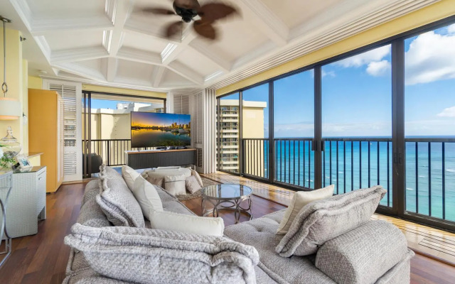Oceanview Penthouse Suite