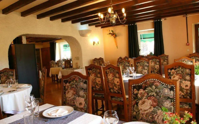 Logis Auberge Du Tuye