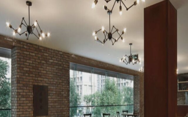 Ease House Hotel