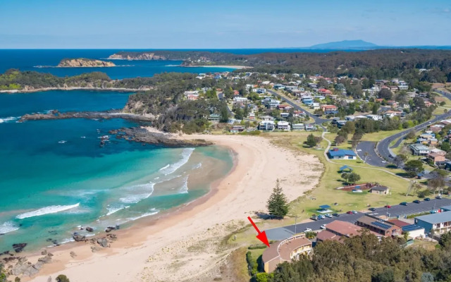 Retreat Beside The Beach - Unit Four