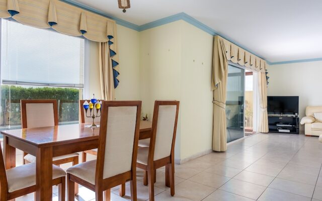 VILLA ALMENDRO! Bbq, HEATED Private Swimming Pool !