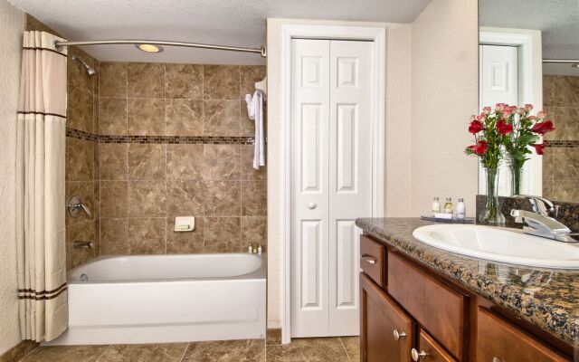 Coconut Cove All-Suite Hotel
