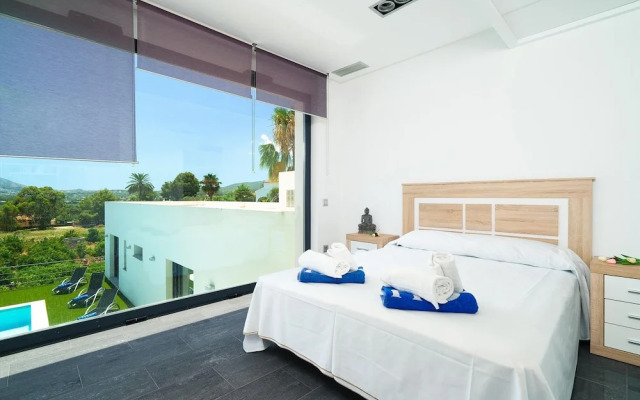 Villa Vera in Javea With 4 Bedrooms and 2 Bathrooms