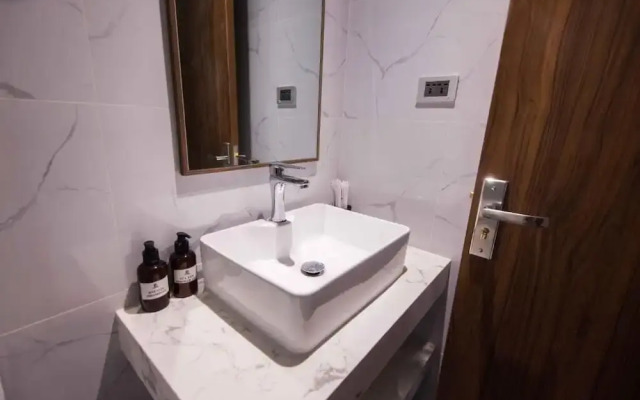 Luxe Paradise Suites Hotel Hoang Cau