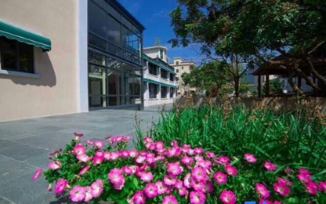 Yueshan Tinghai B&B