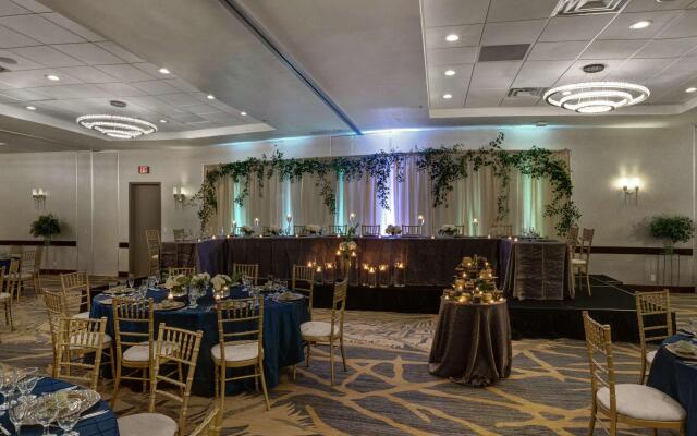 Embassy Suites by Hilton Milwaukee Brookfield