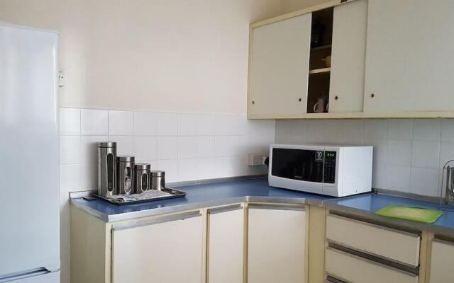 Lolos Elegant Three Bedroom Apartment