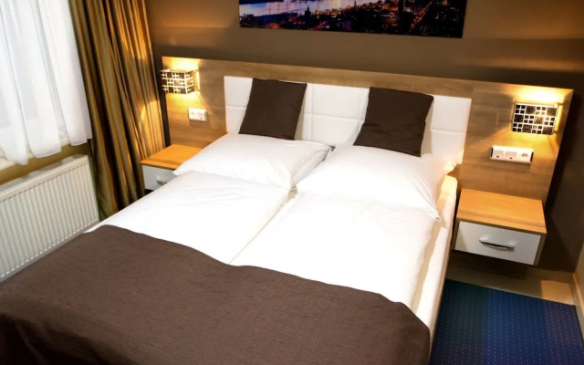 C&S Hotel