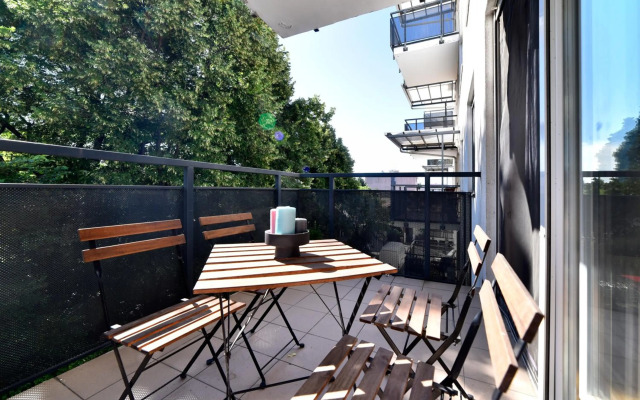 Block Apartment Park