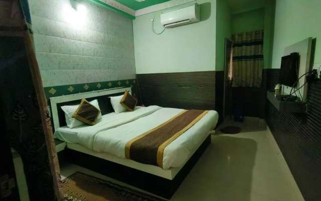 Hotel J B Palace