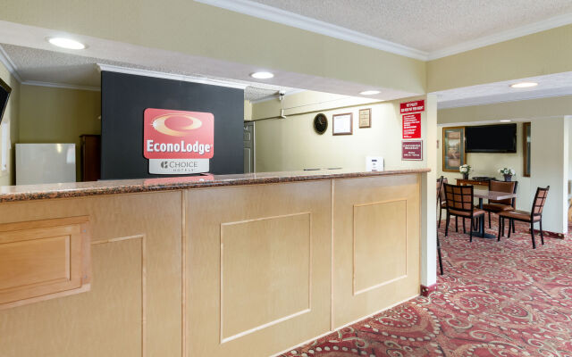Econo Lodge Huntington - Barboursville University Area