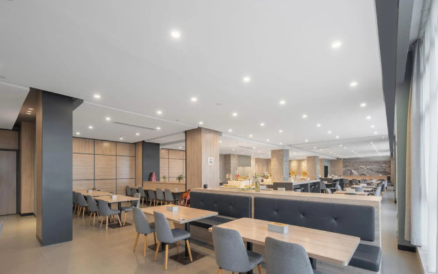 Youth Sunshine Hotel (Xiamen Xiang'an Culture and Education Park)