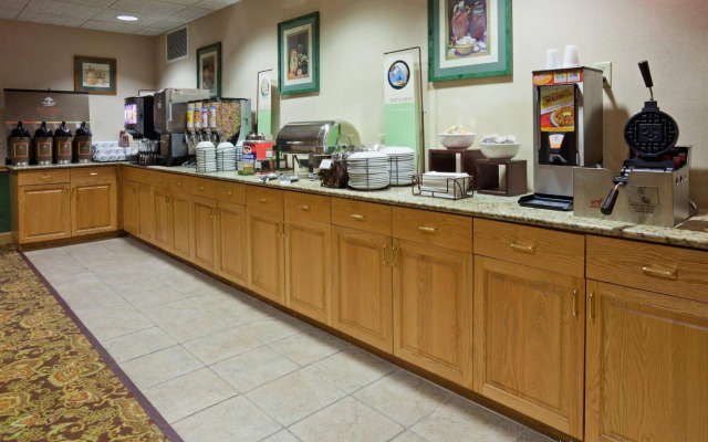 Country Inn & Suites by Radisson, Duluth North, MN