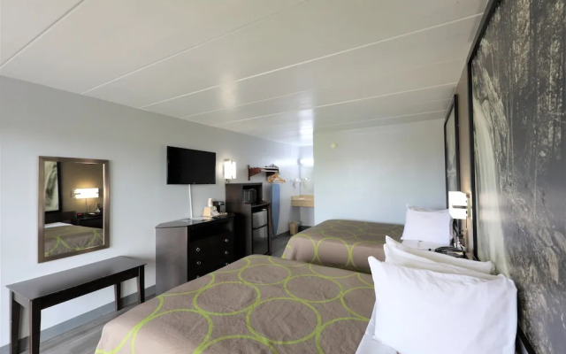 Super 8 By Wyndham Manassas