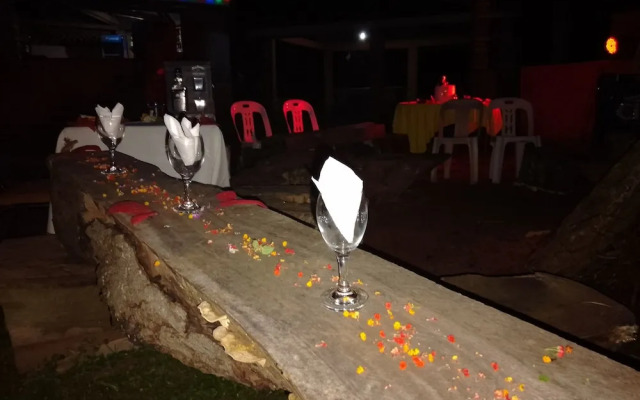 Pearl Gardens Beach Resort Kalangala