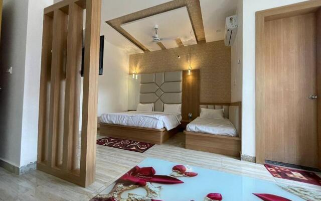 Hotel B P Emerald