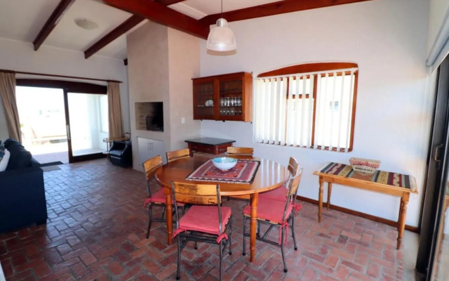 Naude House in Struisbaai