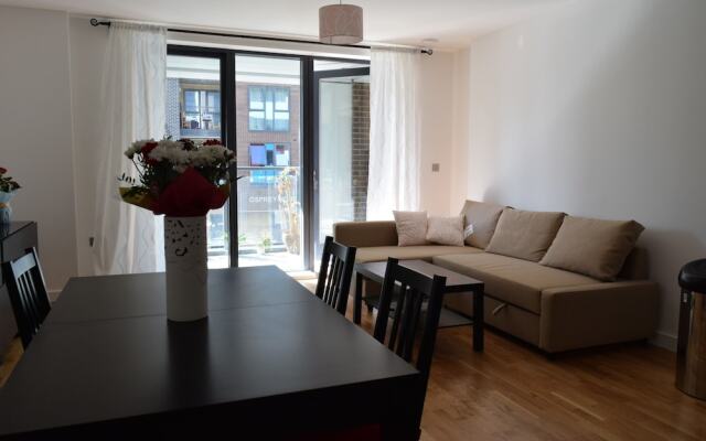 Spacious 2 Bedroom Apartment In Blackheath