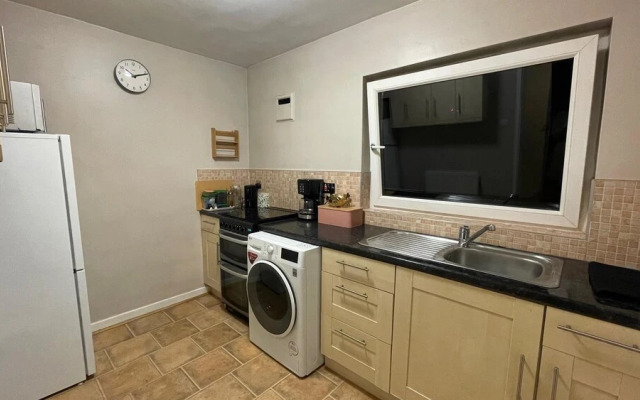 Cosy 1-bed Flat, Family Friendly, Free Parking