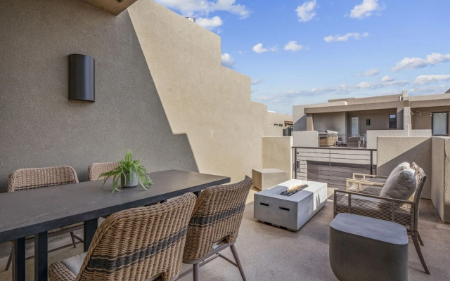 Relax In Style 4 Bedroom Townhouse