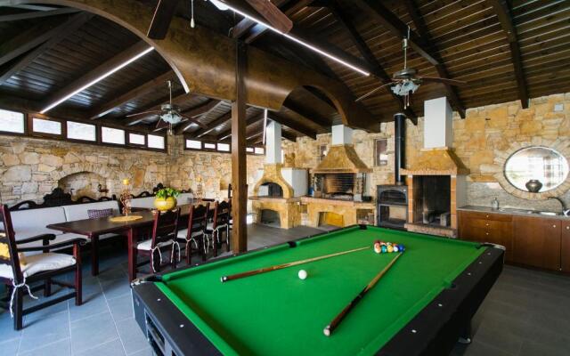 Grandpa's House with Jacuzzi
