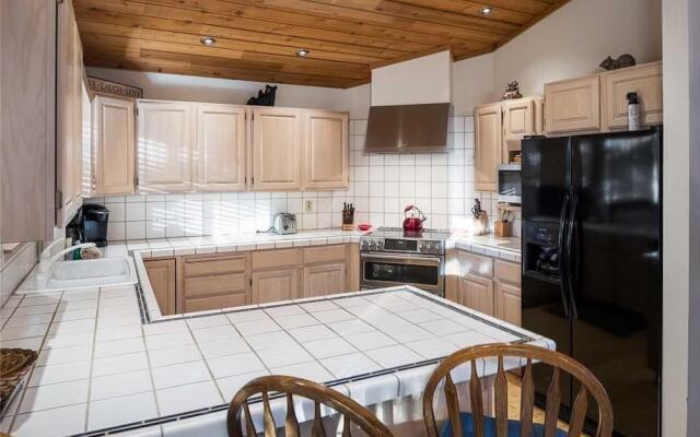 Updated Family Home W/big Deck #102