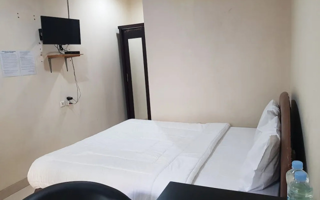 Oyo 2494 Leguti Mansion