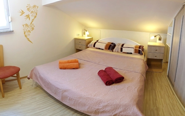 Apartment Amalia - family friendly with parking: A3 Ariela Pakostane, Riviera Biograd