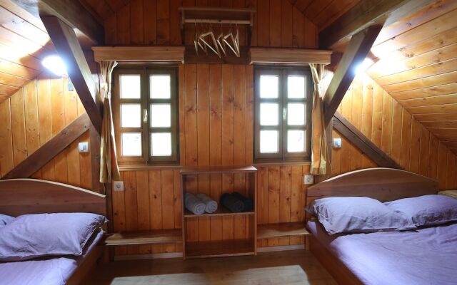 Vineyard cottage Med vinogradi