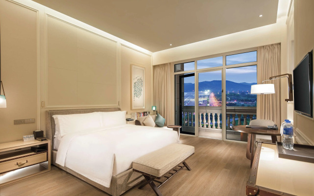 Hilton Dalian Golden Pebble Beach Resort