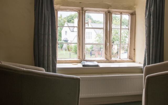 The Fox & Hounds Inn
