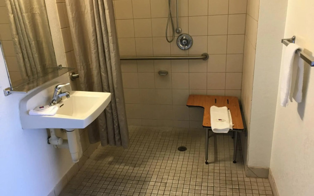 Motel 6 Lakeland, FL