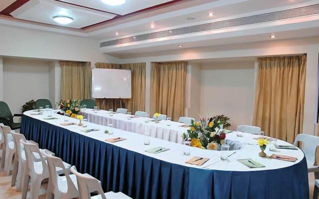 Hotel Gnanam
