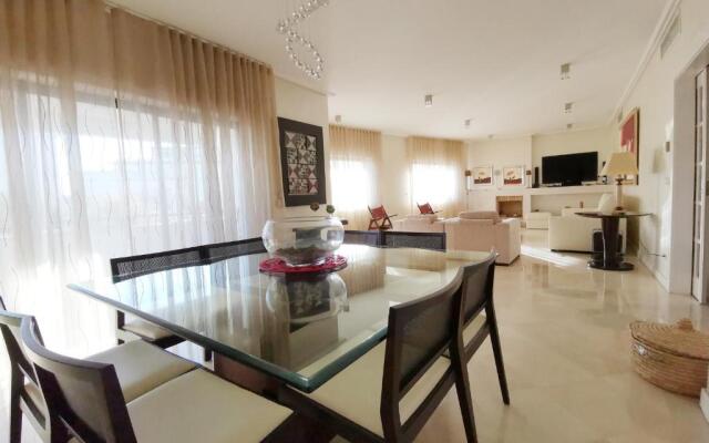 Entire floor parque nacoes prime apartments expo30