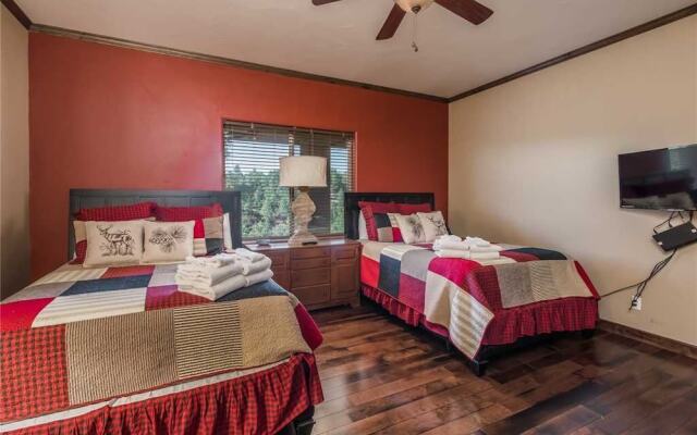 Sky Hawk Lodge - Four Bedroom Cabin