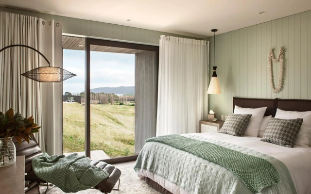 Kinloch Manor & Villas