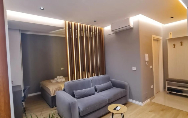 Sunny Apartment - Blloku Tirana, near Lake