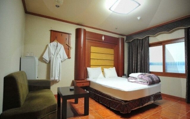 Goodstay Dae Young Hotel