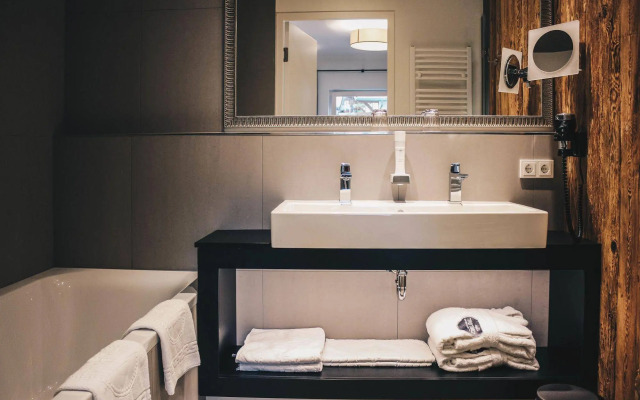 TWO TIMEZ - Boutique Hotel