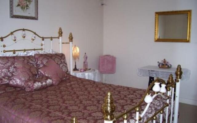 Cottage on Tottenham