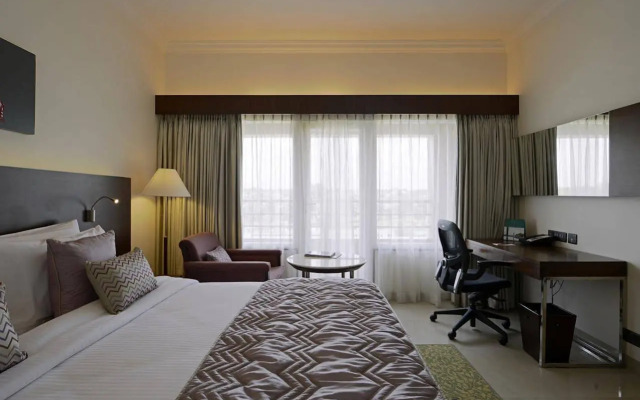 Hotel Naveen Lakeside