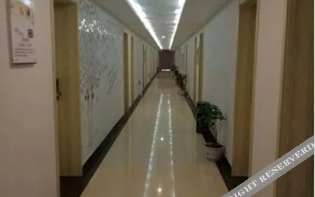 Tangyin Hongcheng Business Hotel