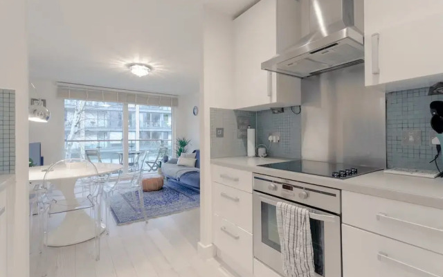 1 Bedroom Apartment With Balcony in Haggerston