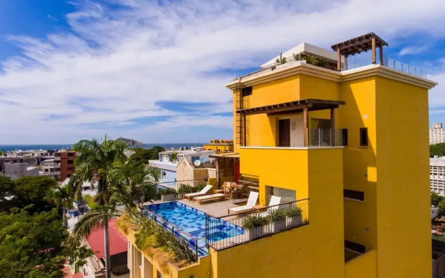 Beautifully Designed Duplex w Wifi Parque de Los Novios